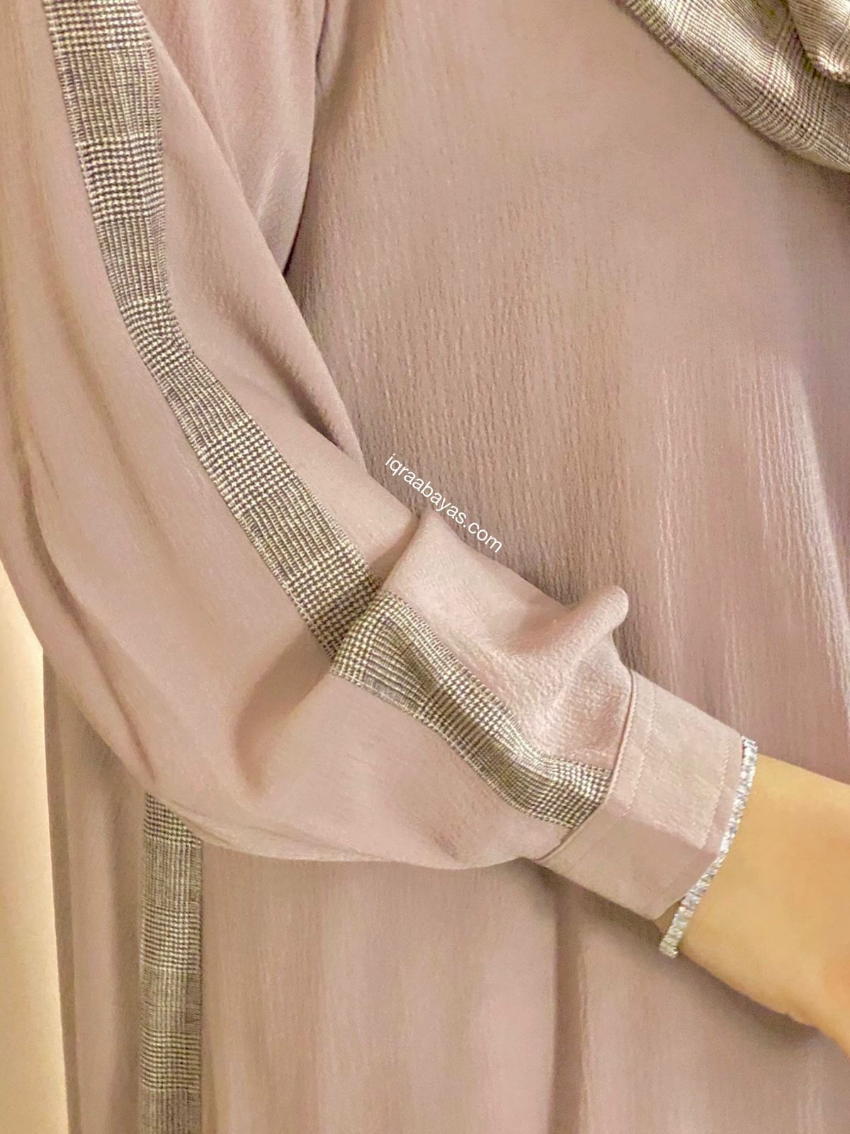 8421c428-8ff0-4945-98fa-6d6a8f305b55